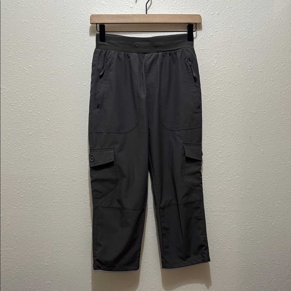Libin Women’s Gray Capri Cargo Pants, Size XS